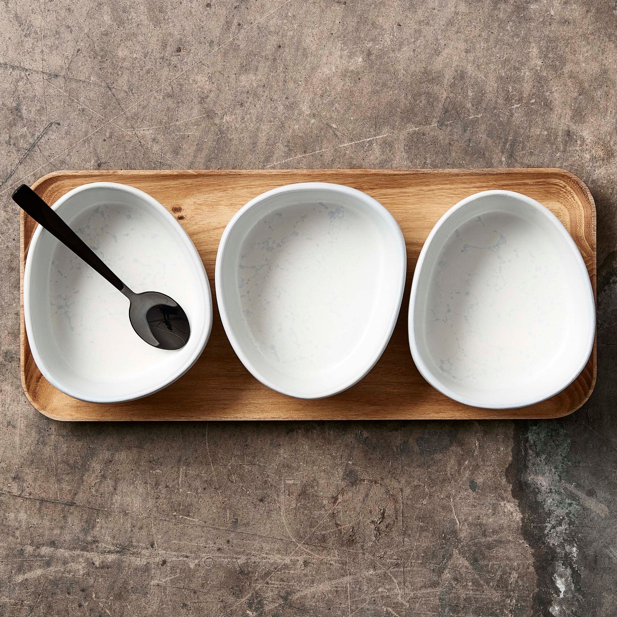 RAW Organic skåle på teakbræt | Arctic White - Image 2